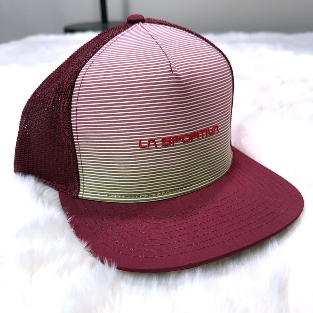 La Sportiva‎ Fade Trucker Hat Women S/M Red Striped Mesh Snapback Gorpcore